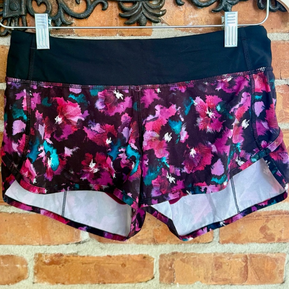 Floral Lululemon Women’s Speed Up Shorts - Size 4 - 2.5”